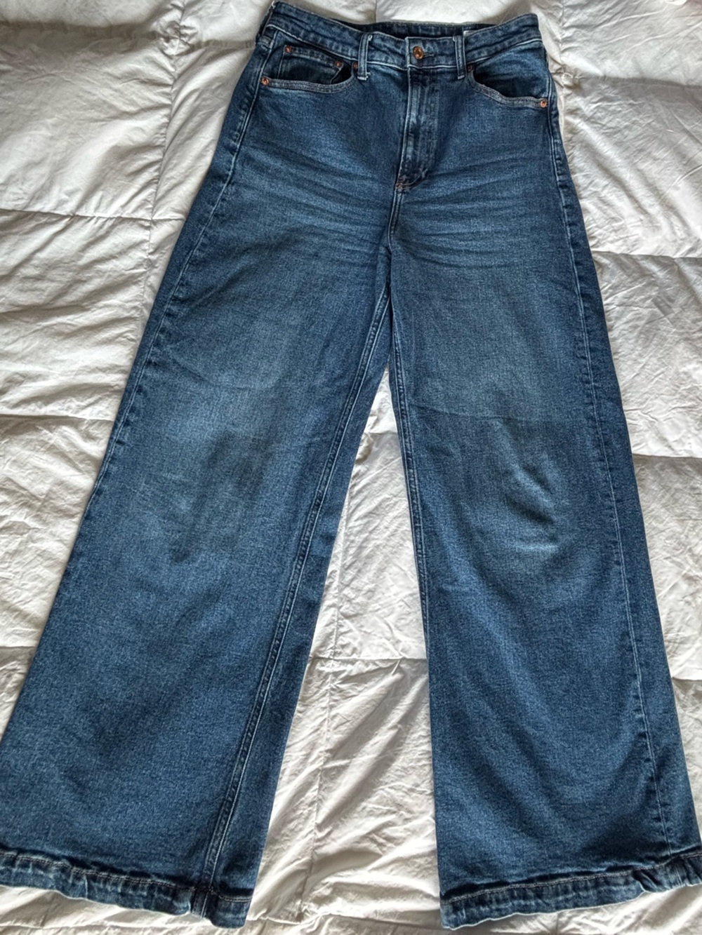 GAP Women’s Sky High Rise Wide Leg Jeans